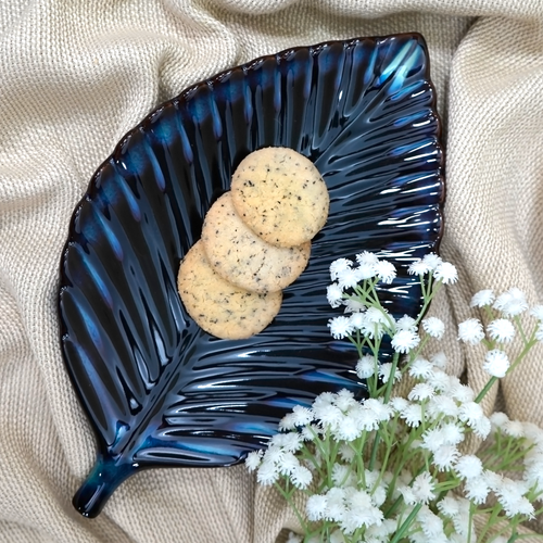 Black Leaf Shaped Ceramic Serving Platter | Casa Kriti