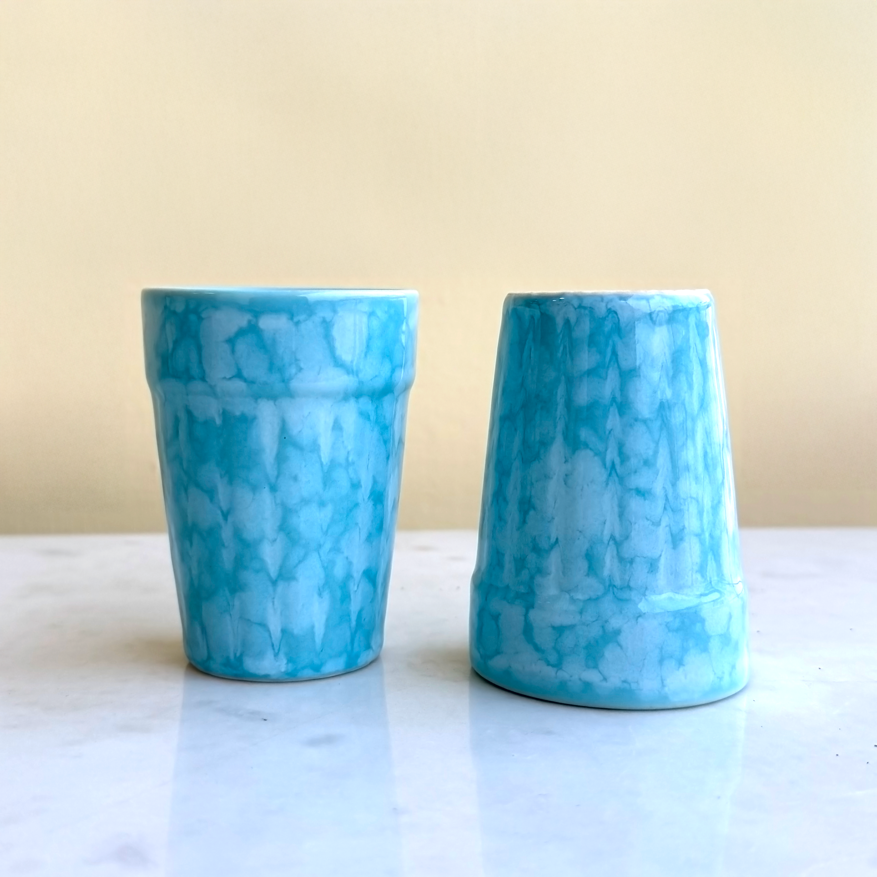Blue Ceramic Cutting Chai Glass Set with Black Metal Stand