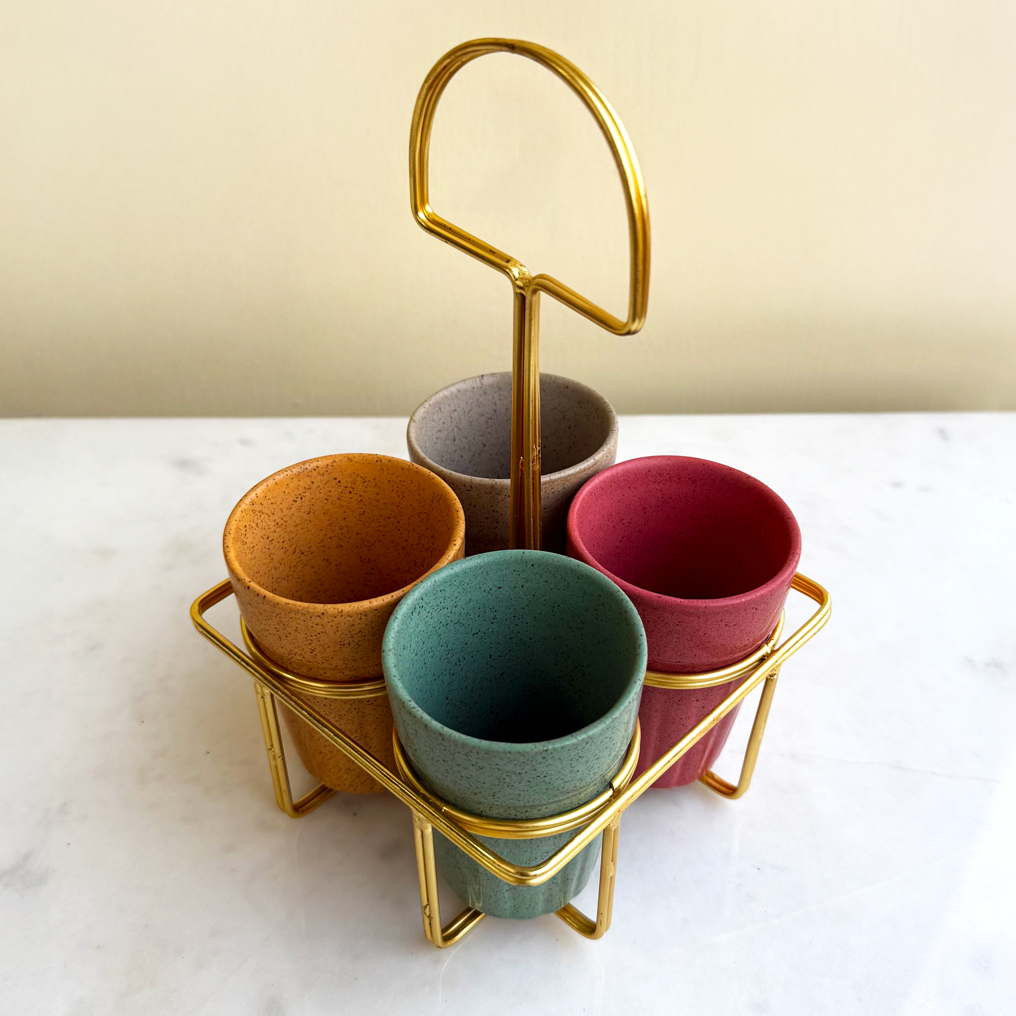 Ceramic Cutting Chai Glass Set with Gold Metal Stand