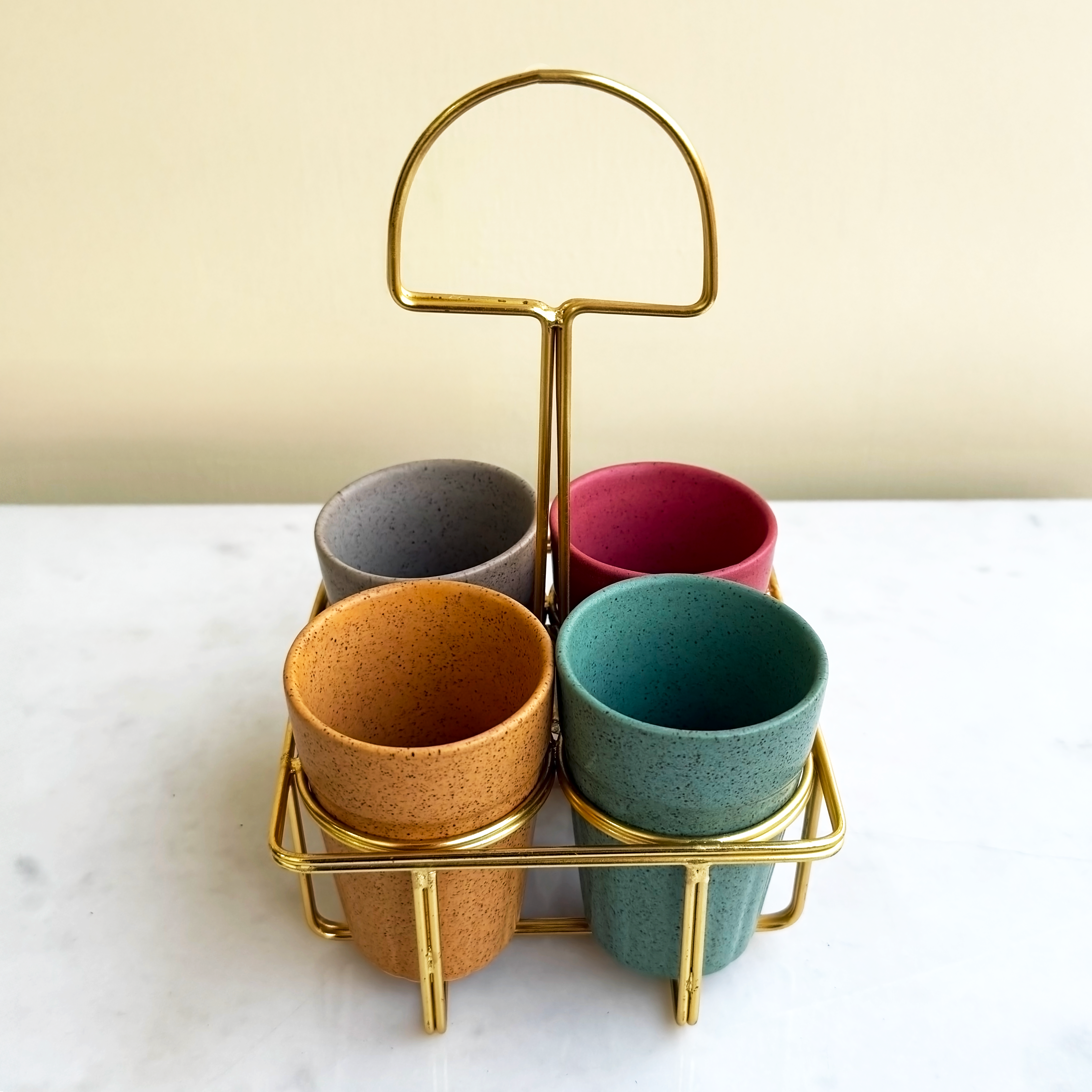 Ceramic Cutting Chai Glass Set with Gold Metal Stand