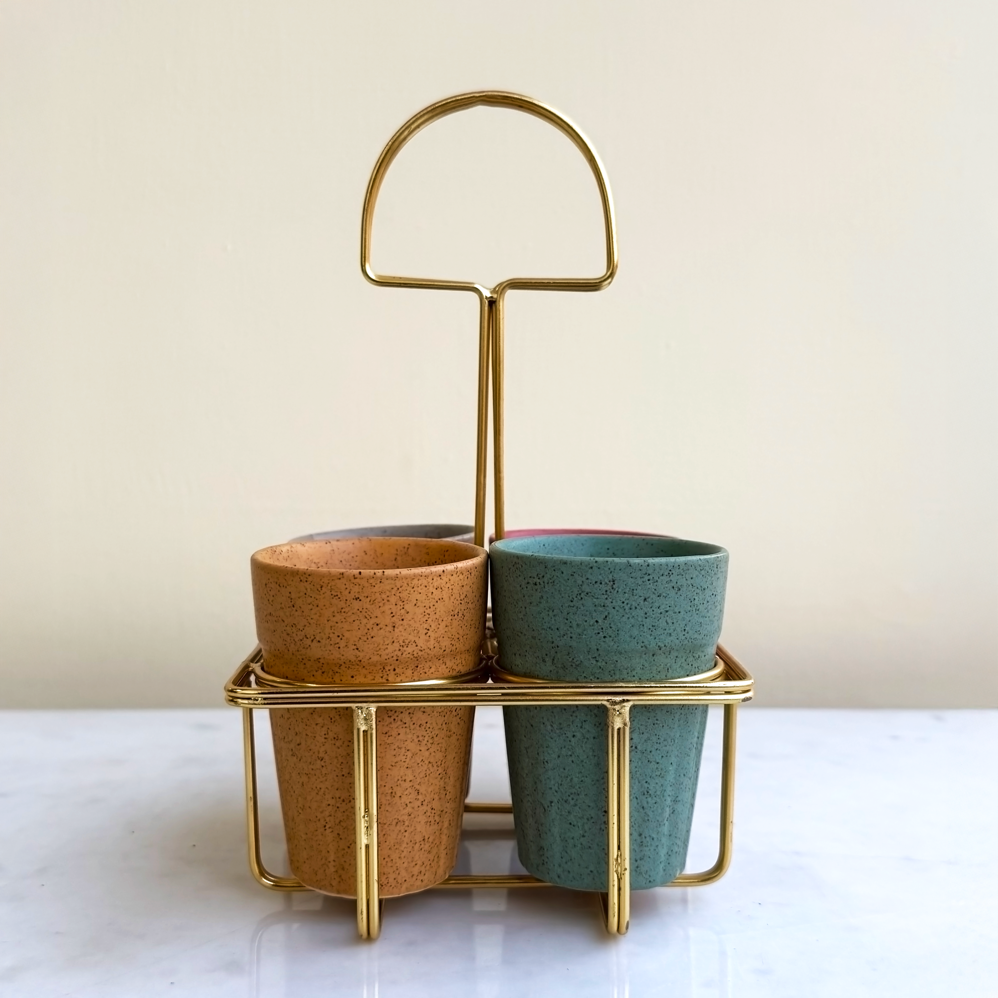 Ceramic Cutting Chai Glass Set with Gold Metal Stand