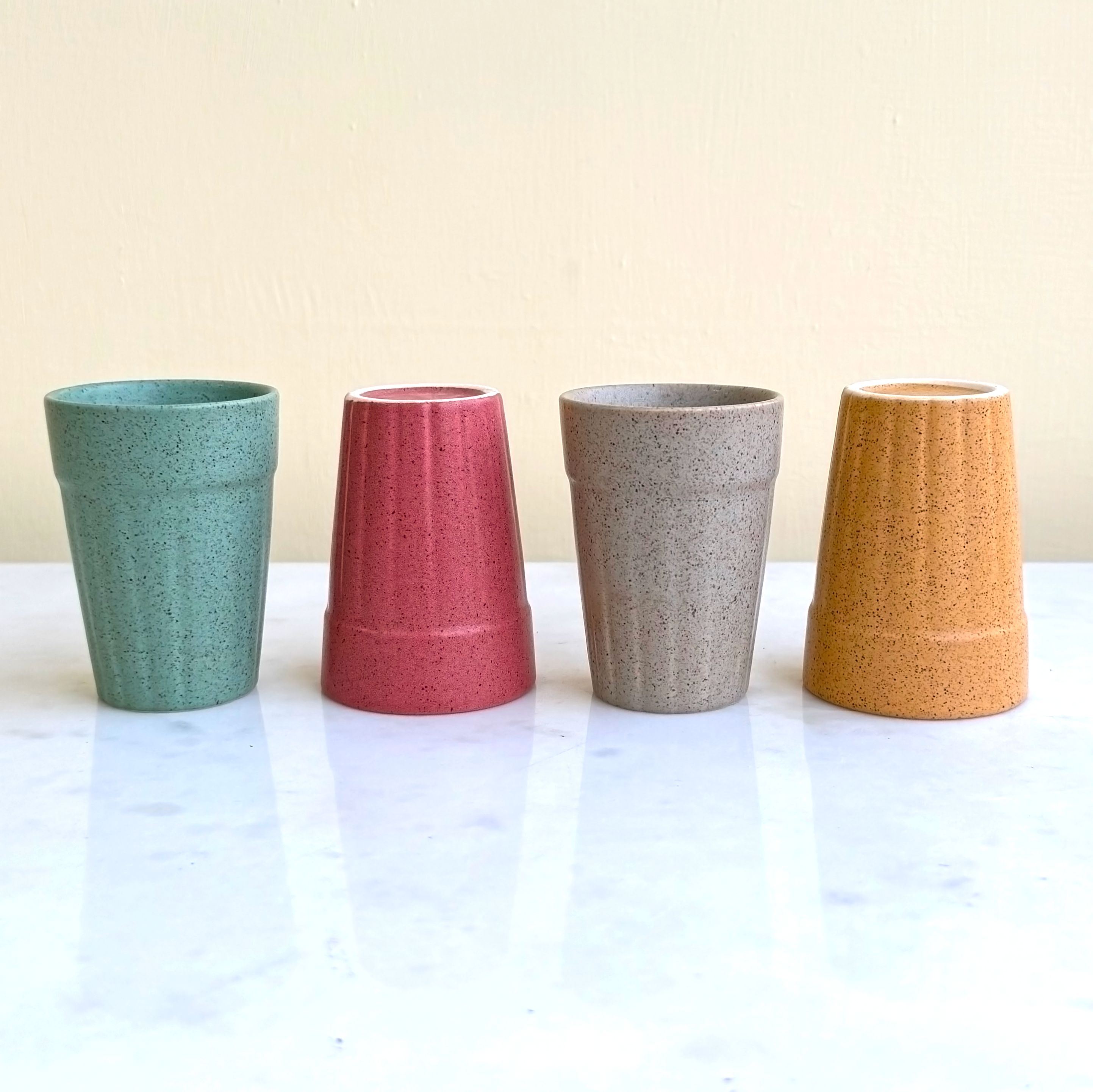 Ceramic Cutting Chai Glass Set with Gold Metal Stand